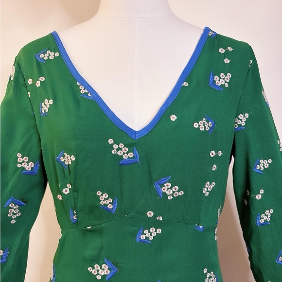 Floral Embroidered Green Dress - Picture 3 of 9